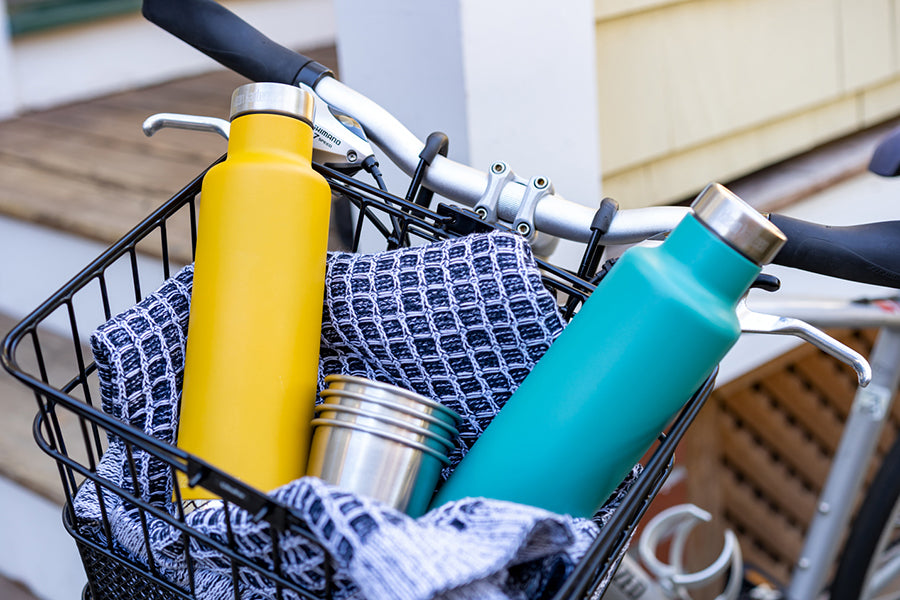 Insulated Classic Water Bottle 750ml (25oz) with Pour Through Cap Insulated Classic Water Bottle 750ml (25oz) with Pour Through Cap