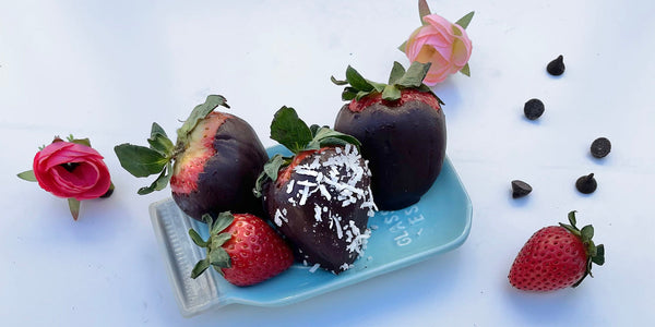Easy Valentine’s Day Chocolate Covered Strawberry Recipe